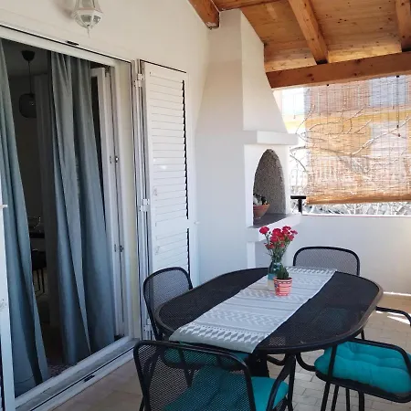 Apartmán Island Bliss - 150 M From The Beach, With Sea View